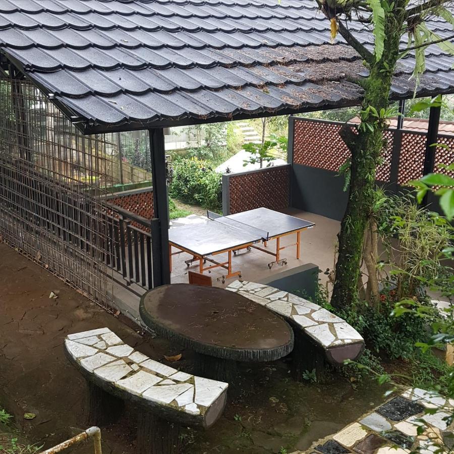 Villa Chacha At Macarena, Megamendung Exterior foto