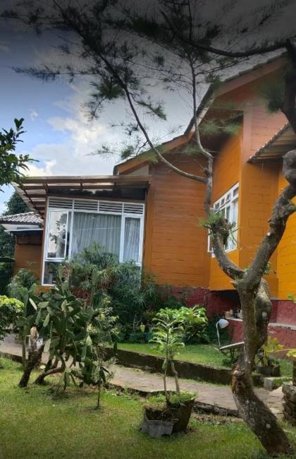 Villa Chacha At Macarena, Megamendung Exterior foto