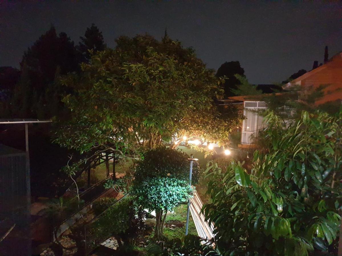 Villa Chacha At Macarena, Megamendung Exterior foto