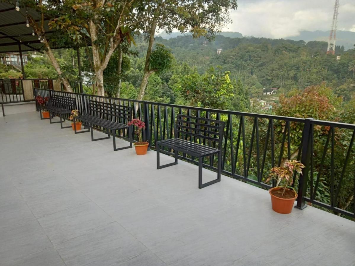 Villa Chacha At Macarena, Megamendung Exterior foto